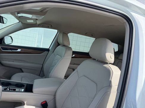 New 2026 Volkswagen Atlas SE FWD image 18