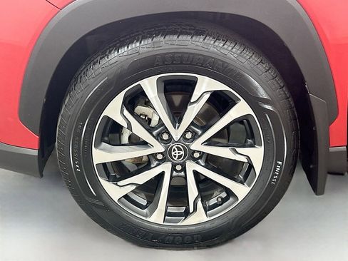 Used 2024 Toyota Corolla Cross XLE w/ Convenience Package FWD image 29