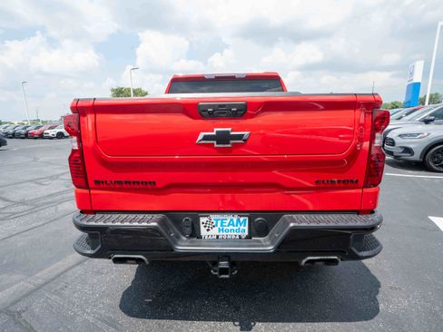 Used 2024 Chevrolet Silverado 1500 Custom Trail Boss w/ LPO, Dark Essentials Package AWD/4WD image 5
