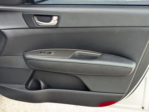 Used 2020 Kia Optima SE image 26