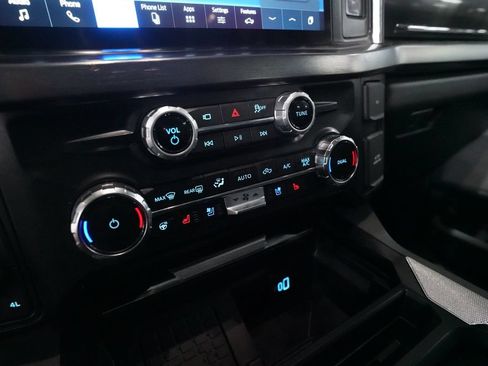 Used 2025 Ford F250 Lariat w/ Black Appearance Package AWD/4WD image 20