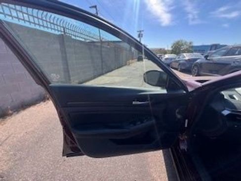 Used 2025 Nissan Altima 2.5 SV image 12