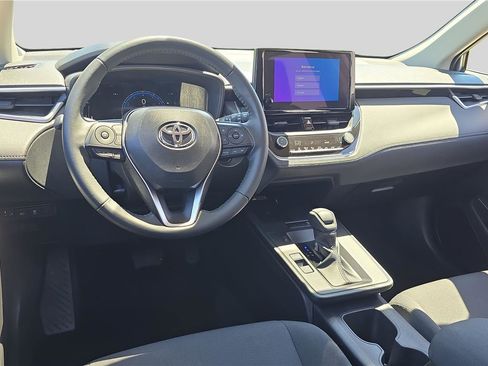 Used 2026 Toyota Corolla Cross LE FWD image 19