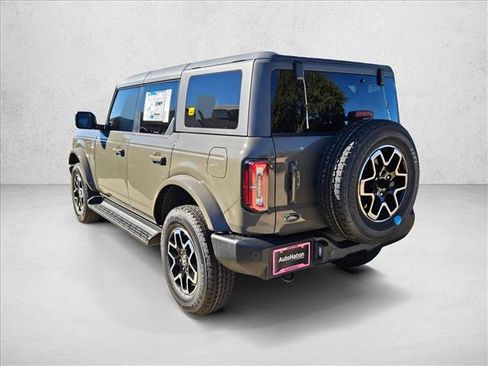 New 2025 Ford Bronco Outer Banks image 9