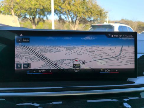 Used 2023 BMW X7 xDrive40i w/ Premium Package image 17