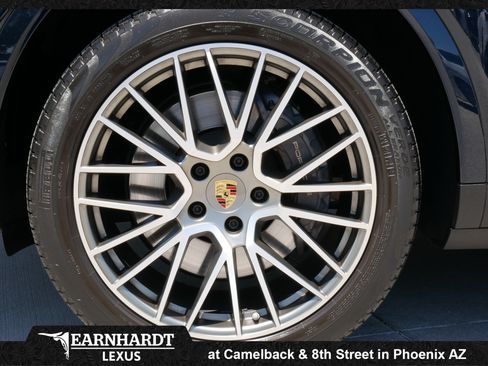 Used 2022 Porsche Cayenne Platinum Edition w/ Premium Package Plus AWD/4WD image 19