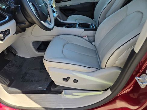 Used 2021 Chrysler Pacifica Limited w/ Premium & Safety Sphere Group AWD/4WD image 18