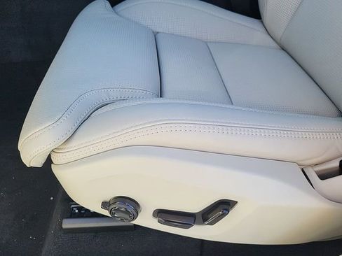 New 2026 Volvo XC60 B5 Ultra w/ Protection Package Premier image 12