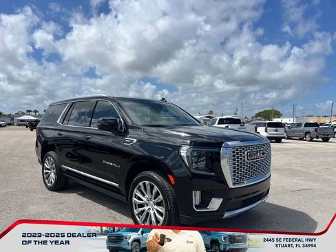 Used 2021 GMC Yukon Denali w/ Denali Premium Package image 2
