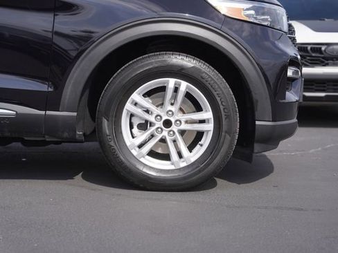 Used 2023 Ford Explorer XLT w/ Equipment Group 202A image 4