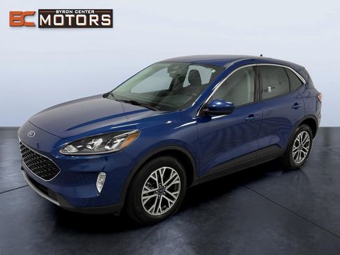 Used 2022 Ford Escape SEL image 1