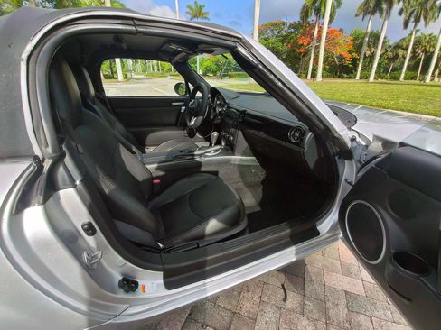 Used 2006 MAZDA MX-5 Miata Grand Touring RWD image 39