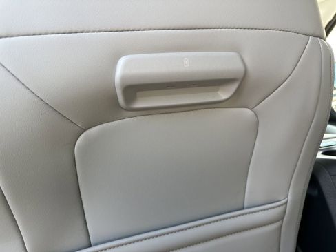 New 2026 Ford Expedition Platinum w/ Driver's Package image 16