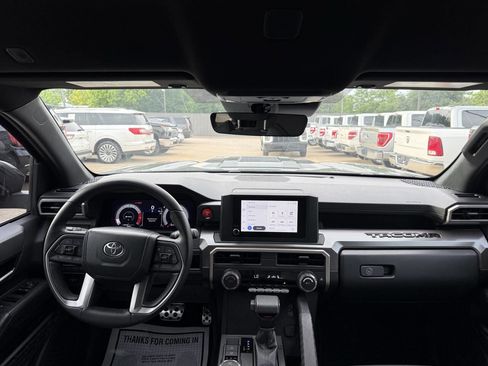 Used 2024 Toyota Tacoma TRD Sport AWD/4WD image 17