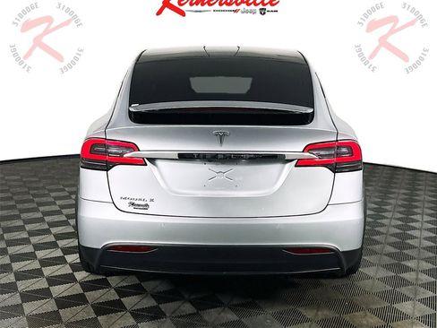 Used 2017 Tesla Model X 75D image 6