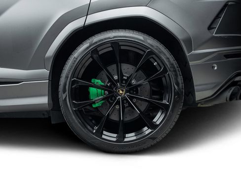 Used 2019 Lamborghini Urus AWD/4WD image 21