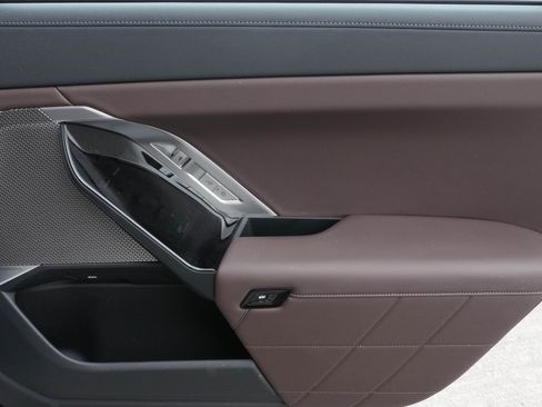 Certified 2023 BMW 740i RWD image 31