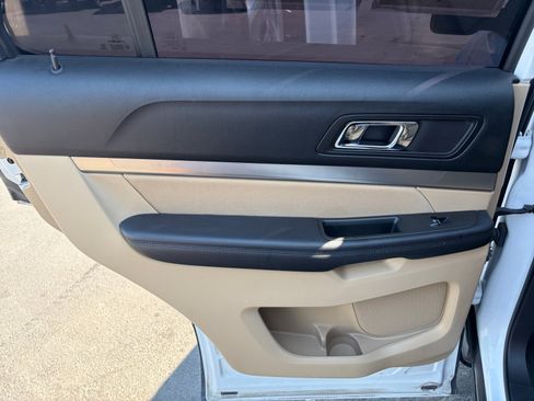 Used 2017 Ford Explorer 4WD w/ Class II Trailer Tow Package image 24