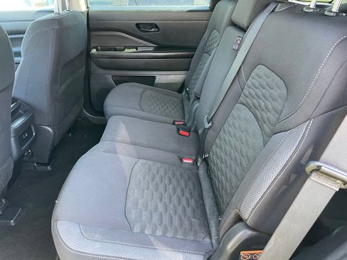 Certified 2024 Nissan Pathfinder S AWD/4WD image 8