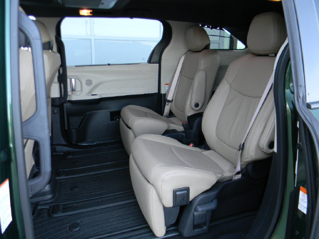 Used 2023 Toyota Sienna Limited AWD/4WD image 20