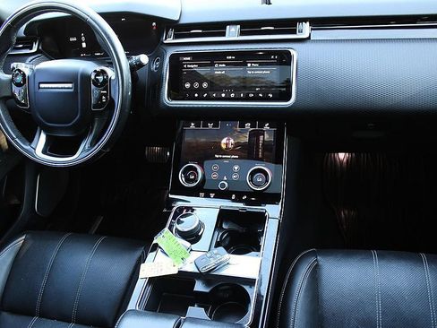 Used 2019 Land Rover Range Rover Velar R-Dynamic SE AWD/4WD image 17