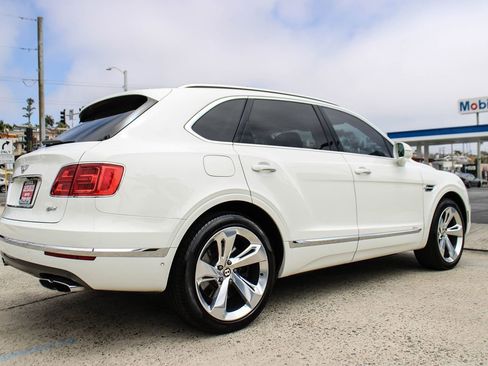 Used 2020 Bentley Bentayga Plug-In Hybrid AWD/4WD image 6