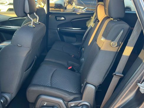 Used 2018 Dodge Journey SE w/ Blacktop Package image 10