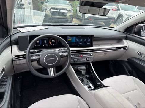 Used 2025 Hyundai Tucson SE AWD/4WD image 11