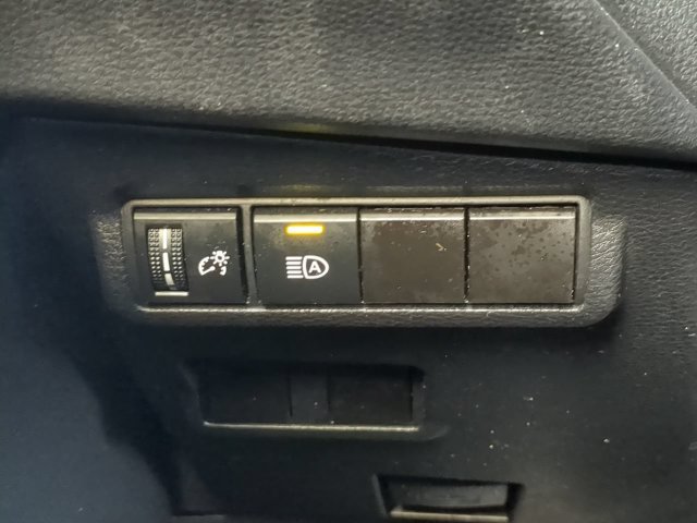 Certified 2025 Toyota Corolla Cross LE FWD image 25