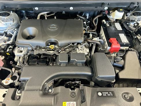 Used 2025 Toyota RAV4 XLE FWD image 27