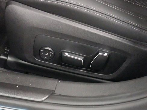 New 2026 BMW 330i xDrive Sedan w/ M Sport Package AWD/4WD image 28