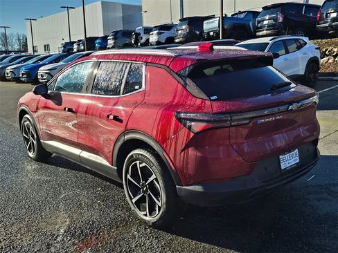 New 2026 Chevrolet Equinox EV LT image 3