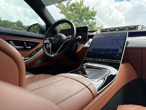 Used 2024 Mercedes-Benz S 580 4MATIC Sedan image 6