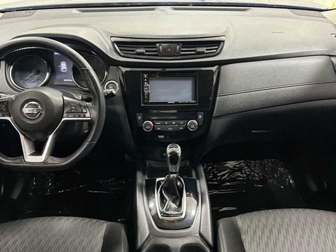 Used 2018 Nissan Rogue SV image 26