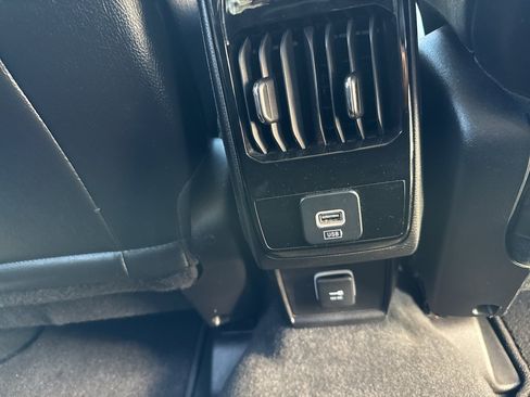 Used 2022 Jeep Compass Limited AWD/4WD image 13