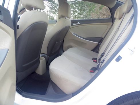 Used 2014 Hyundai Accent GLS image 11