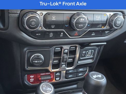 Used 2024 Jeep Wrangler Unlimited Rubicon image 25