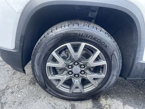 Used 2023 GMC Acadia SLE w/ Driver Convenience Package image 10