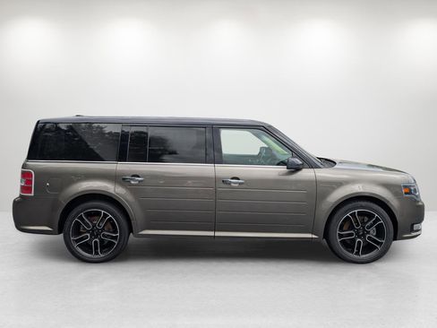 Used 2013 Ford Flex Limited w/ Titanium Appearance Pkg image 4