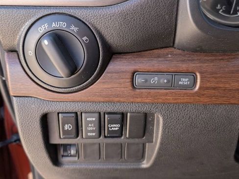 Used 2017 Nissan Titan Platinum Reserve image 29