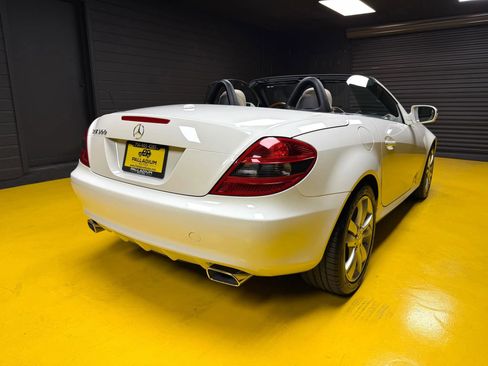 Used 2010 Mercedes-Benz SLK 300 image 6