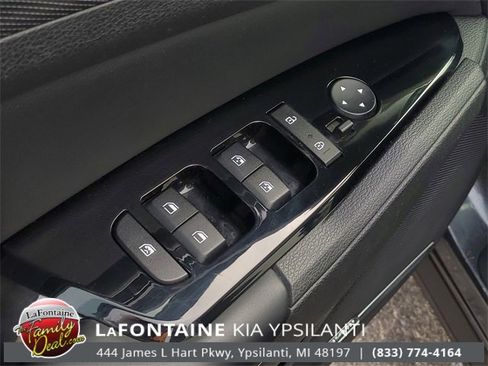 Used 2023 Kia Sportage SX image 15