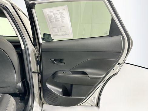 Used 2024 Hyundai Kona SEL FWD image 31