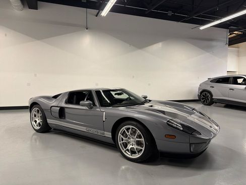 Used 2006 Ford GT RWD image 37