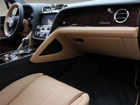 New 2025 Bentley Bentayga Extended Wheelbase image 2