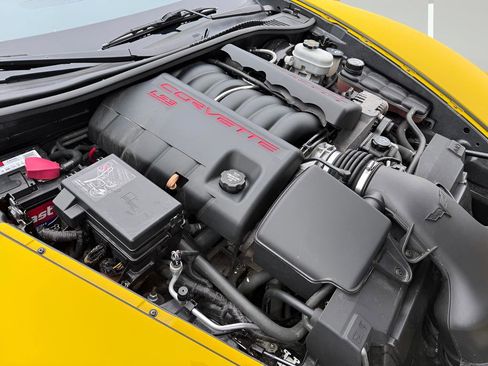 Used 2012 Chevrolet Corvette Base image 32