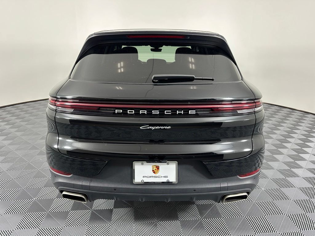 Certified 2024 Porsche Cayenne AWD/4WD image 13