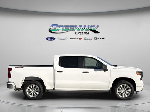 Used 2024 Chevrolet Silverado 1500 Custom image 8