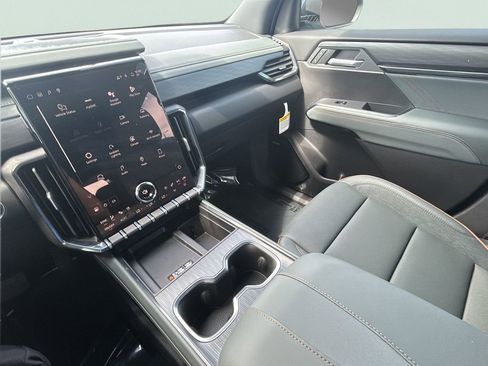 New 2026 GMC Acadia AT4 w/ Luxury Package AWD/4WD image 23