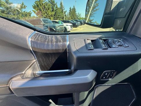 Used 2020 Ford F150 Platinum w/ Technology Package AWD/4WD image 17